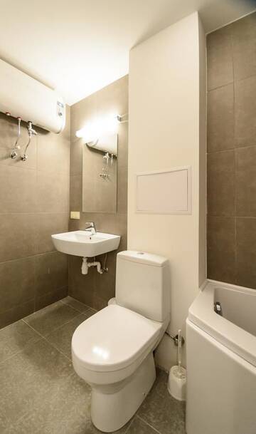 Просторные апартаменты с открытой планировкой с балконом в  Partner Guest House